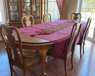 046 queenannestyleoakdiningsetwithext