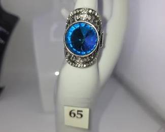 Blue gem stretch ring