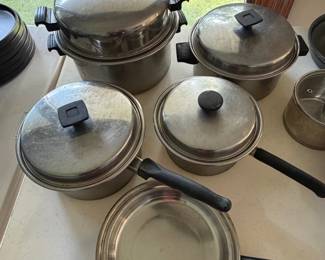 Vintage Flavor Seal Pot and Pan Set