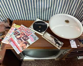 MCM Zenith Tv Console