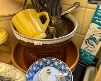Pottery Style Bowl, Mugs