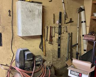 AIR COMPRESSOR, TOOLS
