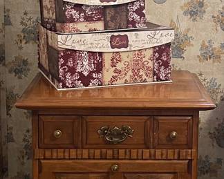 ACCENT BOXES, MAPLE WOOD SPRAGUE & CARLTON NIGHT STAND