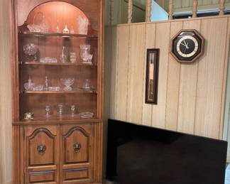 THOMASVILLE LIGHTED MAPLE BOOKCASE DISPLAY