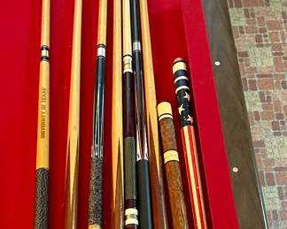 POOL CUES