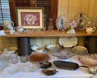 COLLECTIBLE GLASSWARE INCLUDING PINK DEPRESSION GLASS
