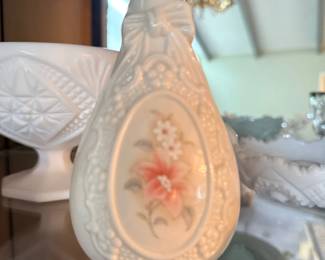 Lenox-style porcelain floral bud vase