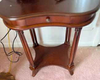 Wood kidney-shaped side table