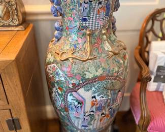Chinese rose medallion porcelain vase