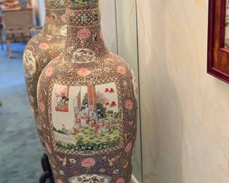 Chinese rose medallion vase on stand
