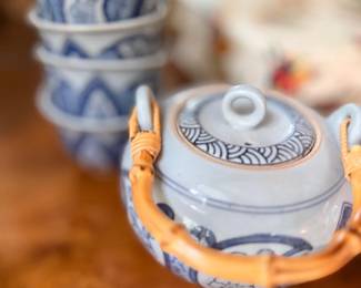 Blue-white porcelain teapot and rice bowls