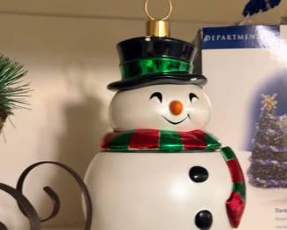 Snowman cookie jar figurine