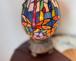 Tiffany-style stained glass dragonfly lamp