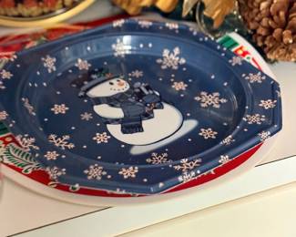 Christmas serving plates and tins