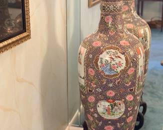 Large Chinese rose medallion floor vase