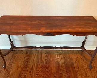 Wooden Console Table with Curved Legs and Scalloped Edge
