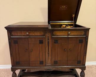 Victrola Cabinet Phonograph Console in Carved Wood Case