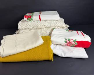 Tablecloth Collection, Crotchet And Lace Poinsettia Holiday Mustard Woven Set Vintage