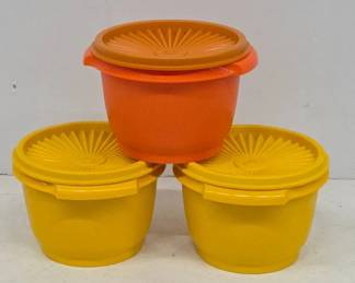 Tupperware Bowls with Lids