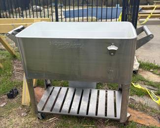 Backyard Creations 80 Quart Rolling Cooler Cart