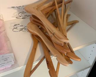 Wooden Clothes Hangers with Metal Hooks