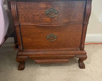 Lexington Furniture Victorian Sampler Collection Oak Nightstand