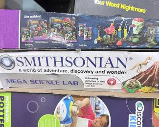 Smithsonian Mega Science Lab Kit & Doctor Dreadful Science Kits