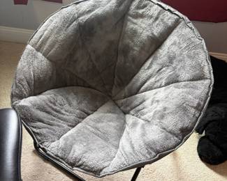 Fluffy Saucer Chair