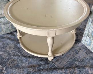 Round Tiered Coffee Table with Turned Legs