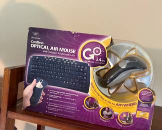 Gyration Cordless Optical Air Mouse and Compact Keyboard Suite