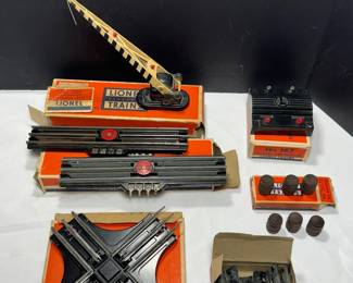 POSTWAR LIONEL ACCESSORIES LOT