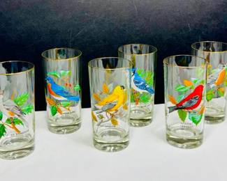 COLLECTIBLE SET OF 8 BIRD THEME GLASSES