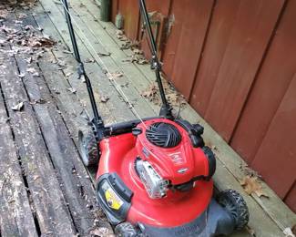 This Crafstman gas push lawn mower.