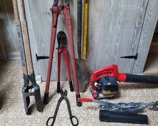 Look at the size of some of these tool items!