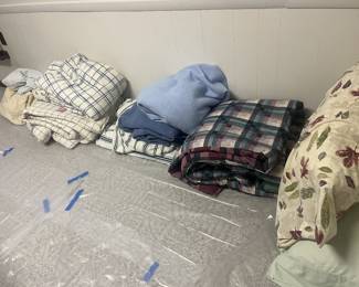 head spreads and blankets