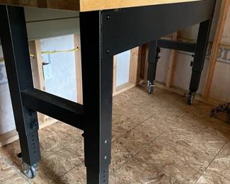 Gladiator Rolling Work Bench With Adjustable Legs