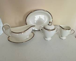 Wedgewood Covendish English Bone China Serveware