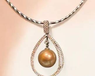 Cultured Pearl Pendant Necklace