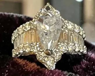 5.89kt Total Weight Diamond Ring in 18kt Gold With Pear Shaped Center Stone