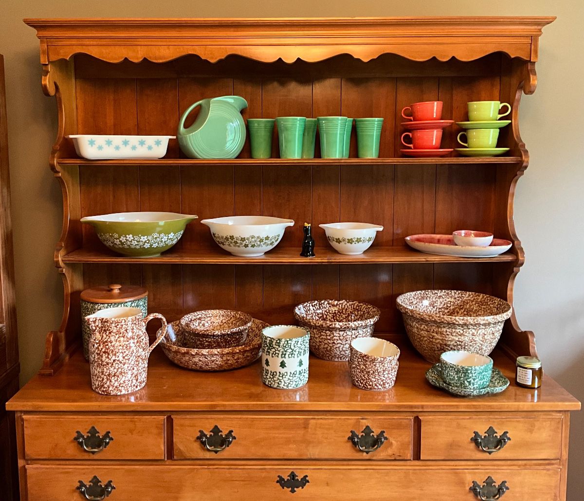Spongeware pottery