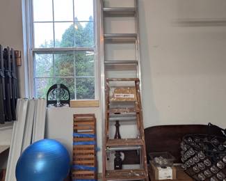 Aluminum ladder