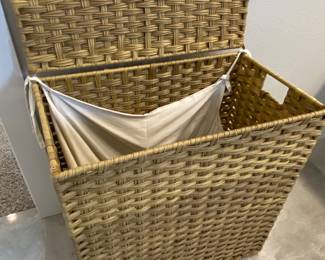 Clothes hamper 