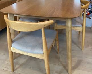 Table and 4 chairs 
