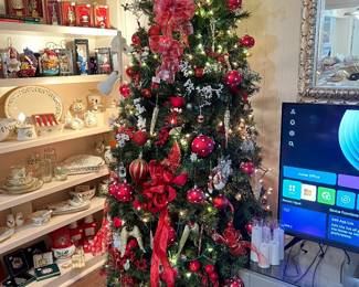 Beautiful Christmas Tree With Ornaments