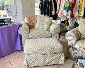 Willis Wayside Sofa Chair