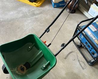 Fertilizer spreader