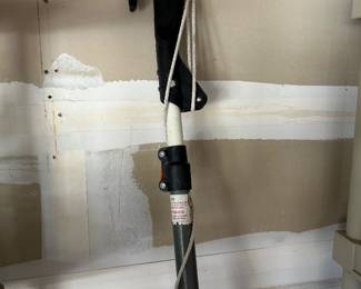 Extendable tree limb cutter~