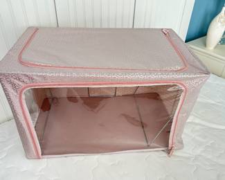 Comforter storage box