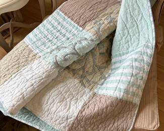 King size quilt (laundered)