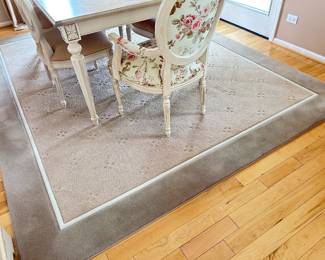 8' x 10' Area rug